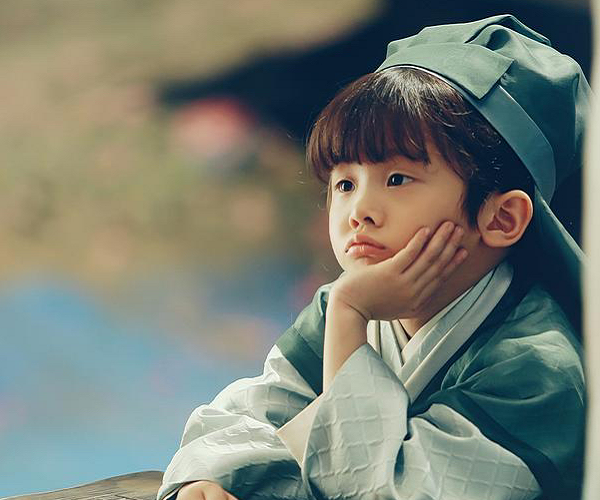 还记得三生三世的阿离吗?变胖之后认不出,还是小时候更可爱