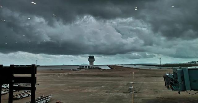 低云中的积雨云——飞行"禁区"