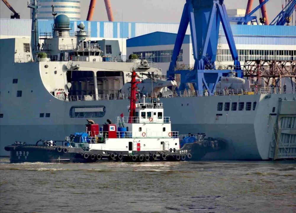 第8艘071两栖舰命名为祁连山舰 075两栖舰海试画面曝光