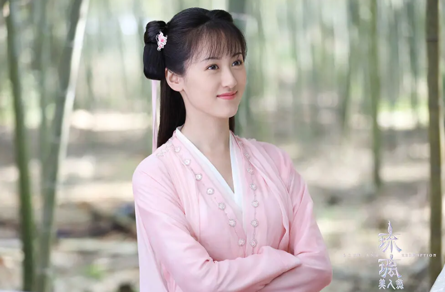 袁冰妍|《琉璃》女主袁冰妍撞脸赵丽颖，爆款仙侠剧偏爱这种脸型？