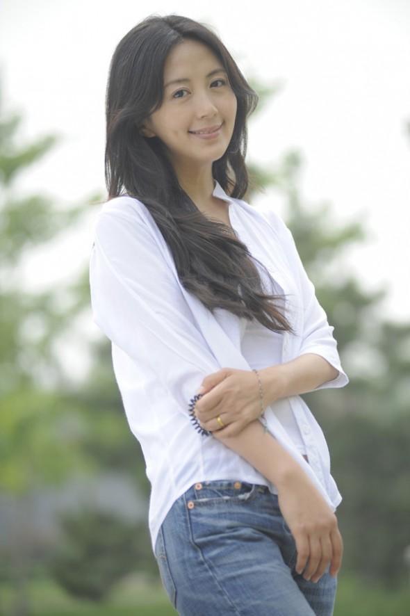 《以家人之名》陈婷:三度搭档流量明星,其实她也想火