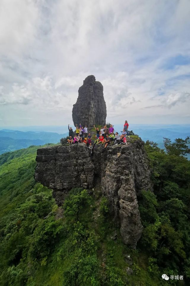 錦繡南川,石將軍守候石人喂金雞|青峰山|金雞|石人峰|南川|金佛山