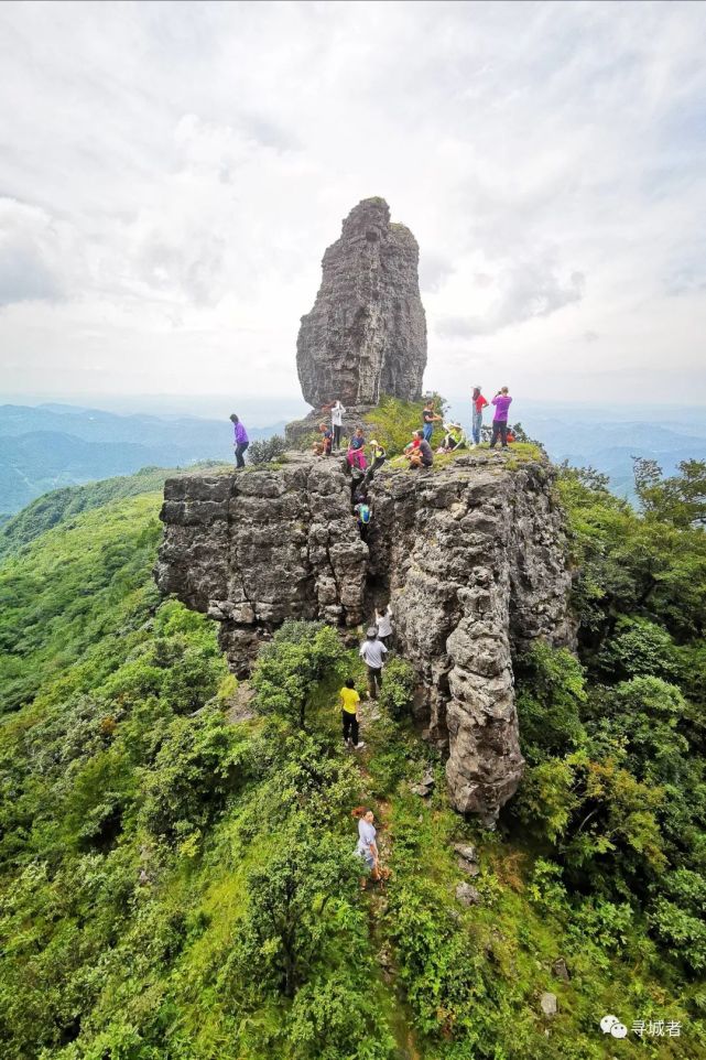 錦繡南川,石將軍守候石人喂金雞|青峰山|金雞|石人峰|南川|金佛山