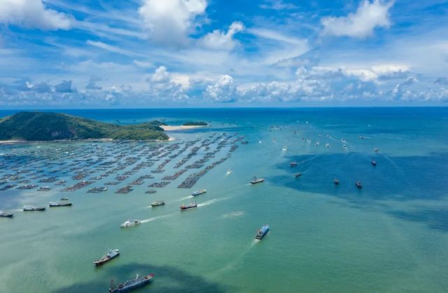 南海开渔千帆竞发百舸争流