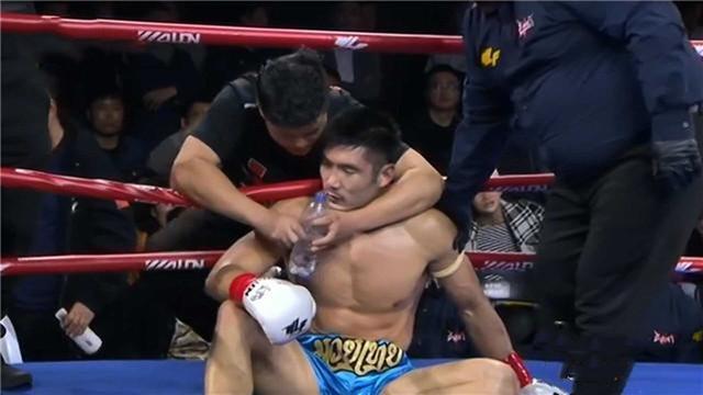 死神方便和付高峰发布会狭路相逢拳迷若开打方便更胜一筹