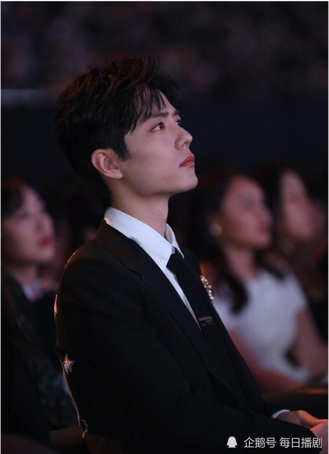 roseonly诺誓|官宣：肖战直播，陪粉丝过七夕