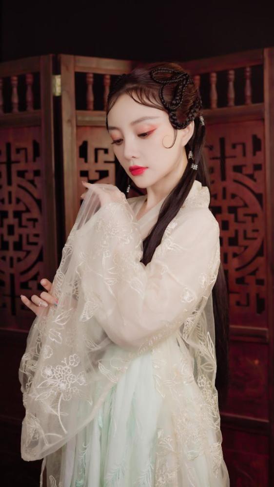 李小璐|39岁李小璐求生欲满满