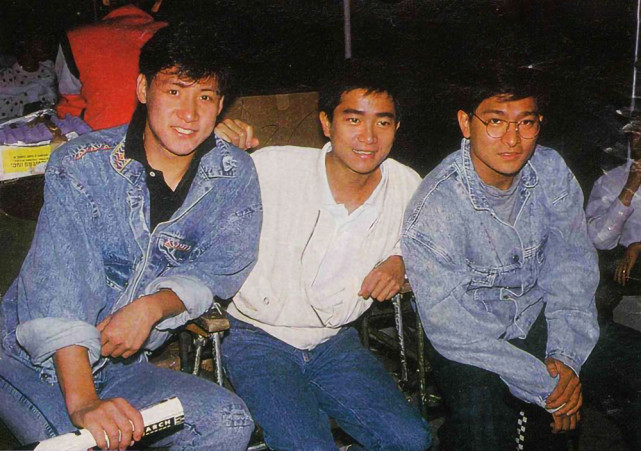 陈百强祖籍广东台山,生于香港,被认为是上世纪80年度粤语流行音乐的