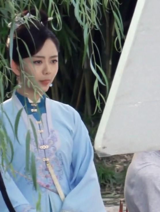 锦心似玉最新路透照谭松韵风格百变男主钟汉良造型帅气