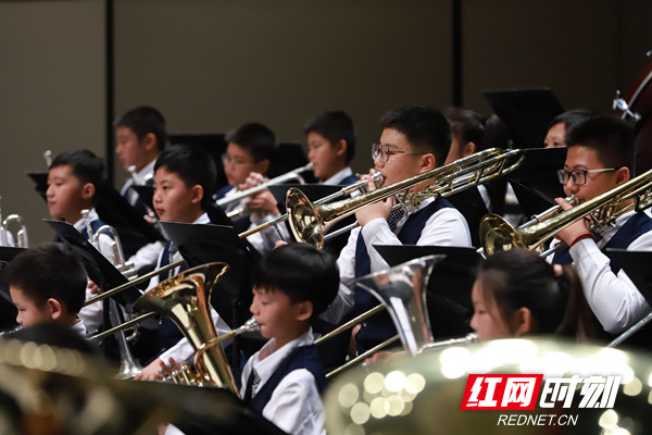 新生力量打造音乐盛典 湖南青少年交响管乐团首次公开亮相
