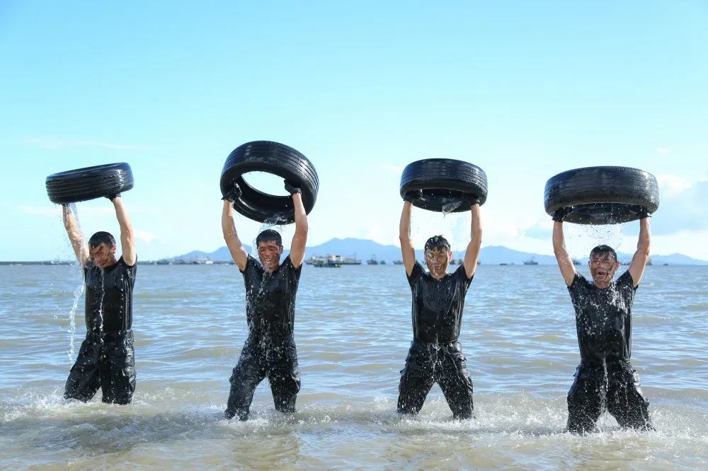 海鲨出水 特战尖刀_腾讯新闻