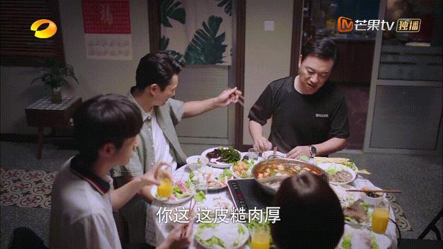 以家人之名|《以家人之名》爆火，比起谭松韵宋威龙，更让人上头的是爸爸cp档