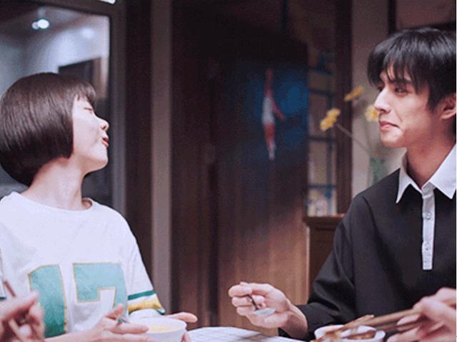 以家人之名|《以家人之名》爆火，比起谭松韵宋威龙，更让人上头的是爸爸cp档