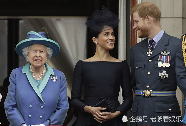 哈里王子|梅根要求试戴皇冠，助手拒绝了她的要求，哈里对此向女王大声抱怨