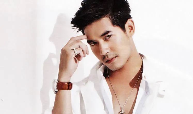 《旋转的爱》是他的成名之作,他在里面饰演一个农场场主,非常霸道