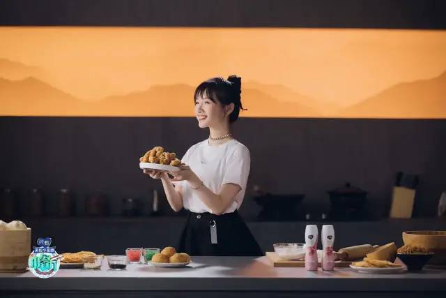 赵丽颖|《中餐厅4》回归，赵丽颖的暖心与黄晓明的成熟，是亮点