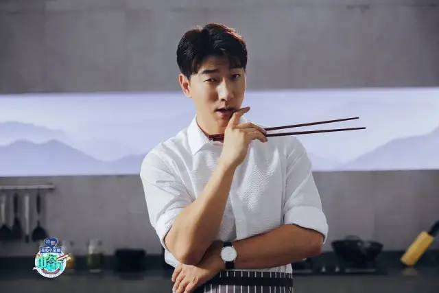 赵丽颖|《中餐厅4》回归，赵丽颖的暖心与黄晓明的成熟，是亮点