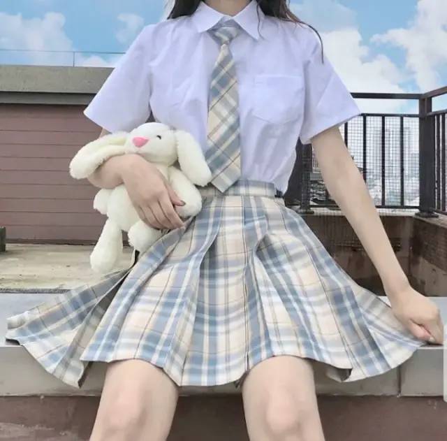 不露臉jk女生頭像:好看的jk制服女生頭像