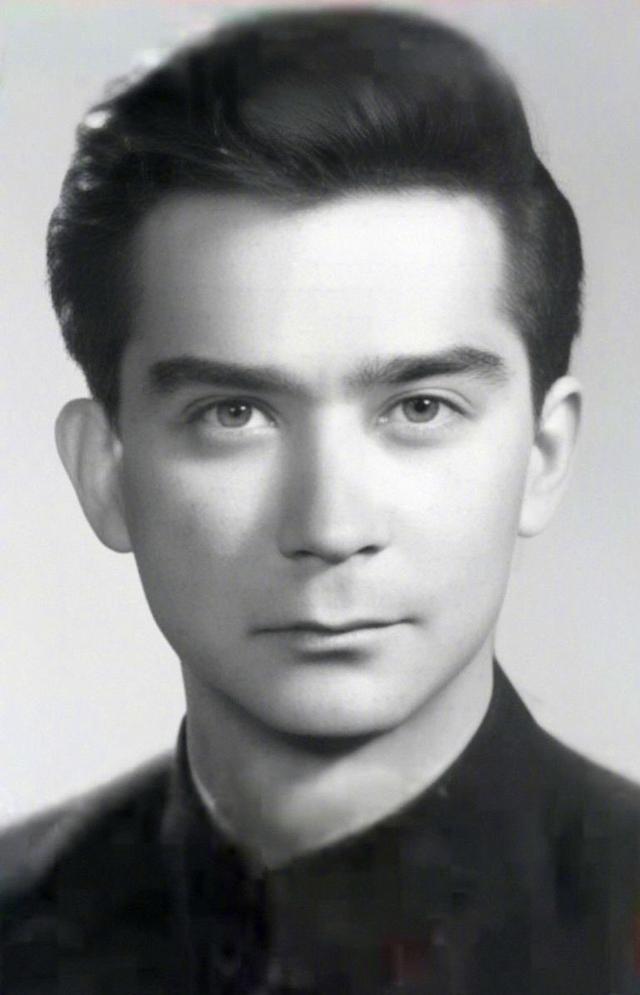 他高考接近满分却被清北拒录,57岁成中国最帅院士,网友:感谢拒绝!