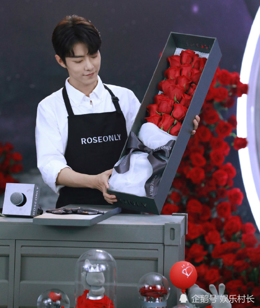 肖战|肖战直播登全球热搜，开小灶反水点赞抵制肖战微博，事后回应似吓得不轻