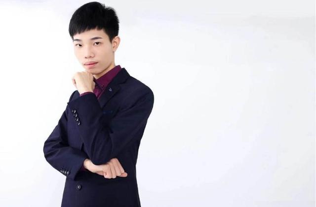 和平精英猫七要在虎牙直播了？与鲨鱼哟是好友，不求人砸百万豪礼