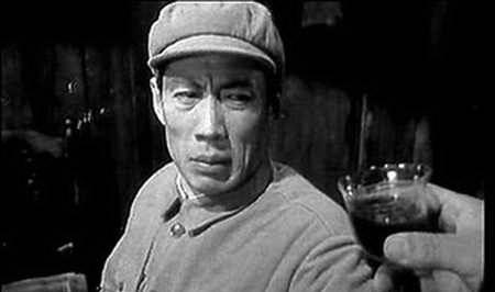 焦晃|焦晃：老戏骨大多折戟沉沙，只有他成了国宝