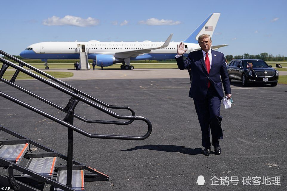 特朗普|特朗普大骂民主党是“法西斯”拜登是“混蛋”，自己则是“上帝选中的人”