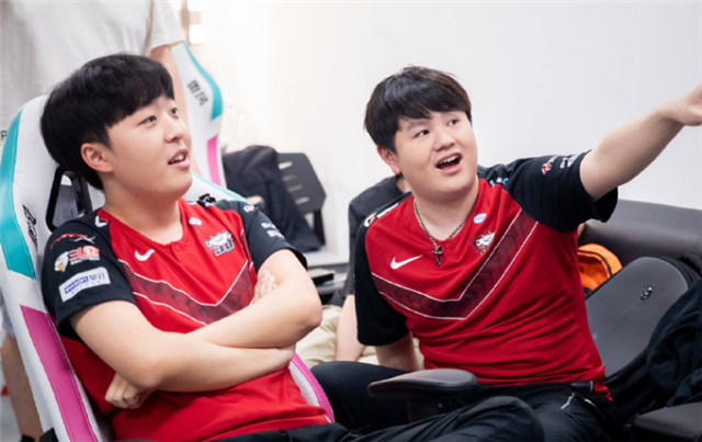 半决赛在即 Zoom却饿得头晕眼花掉了7斤 这还能好好打比赛吗 腾讯新闻