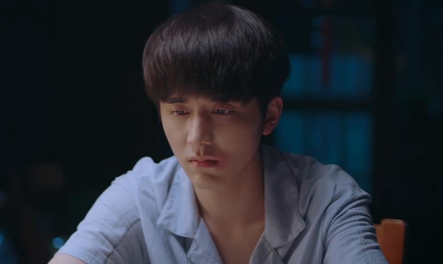 看到贺子秋难过的样子,观众也被带入到难过的情绪中