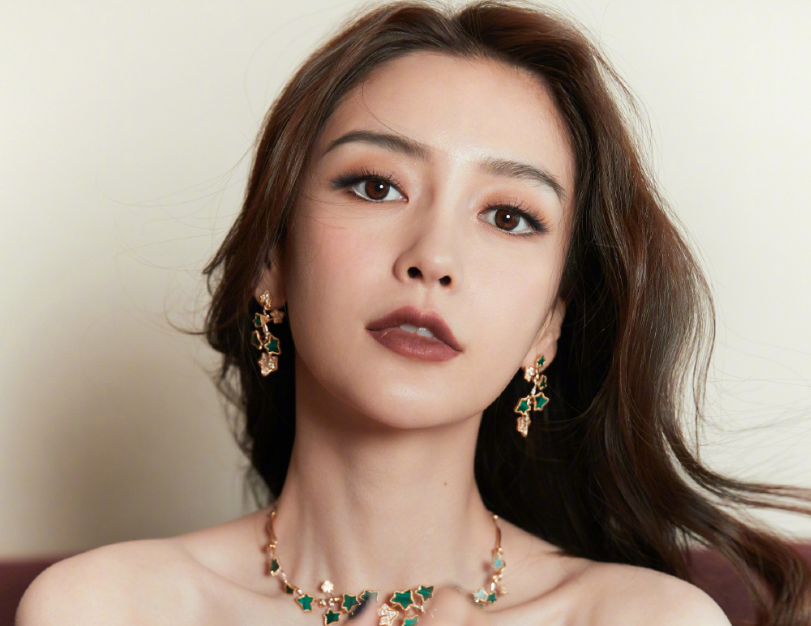 王圣迪|5岁出道，凭《隐秘》出圈，新剧合作杨颖的她，被赞眼神都是戏