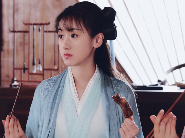 爱情公寓|曾在《爱情公寓》中跑龙套，如今是《琉璃》女主，袁冰妍终于红了