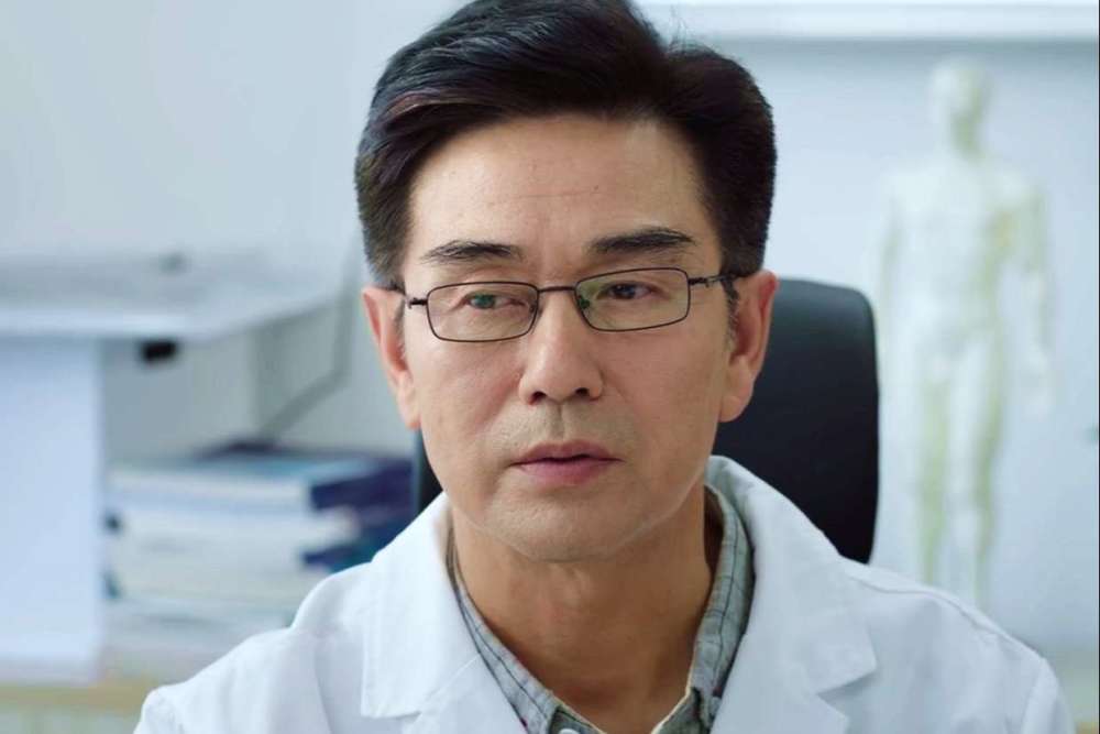 另外,他还在《家有儿女》中他还扮演过戴天高,和宋丹丹老师饰演的刘梅