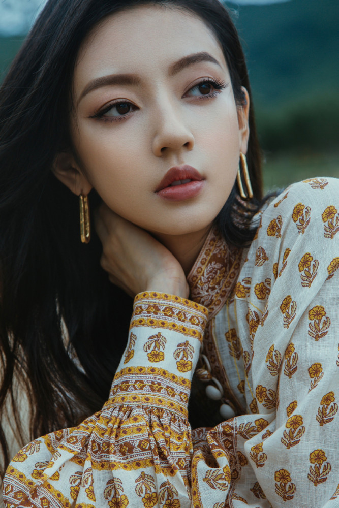 唐灿这个长相冷艳但又带点野性的女孩