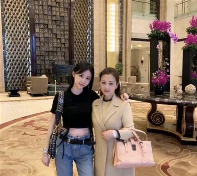 潘玮柏|潘玮柏妻子Luna晒近照，心情大好不受影响，与婆婆同框似姐妹