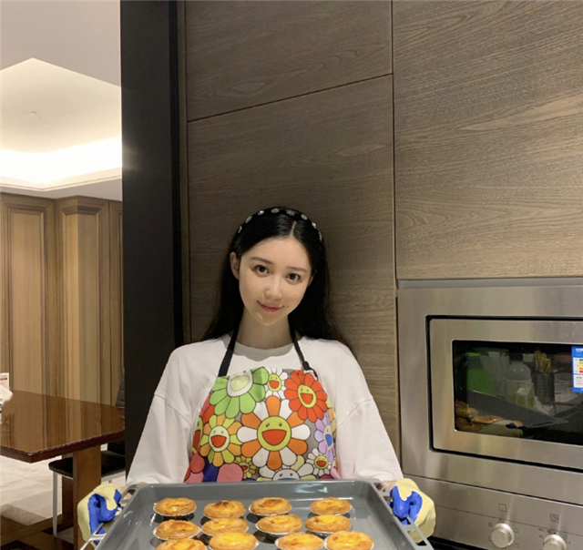 潘玮柏|潘玮柏妻子Luna晒近照，心情大好不受影响，与婆婆同框似姐妹