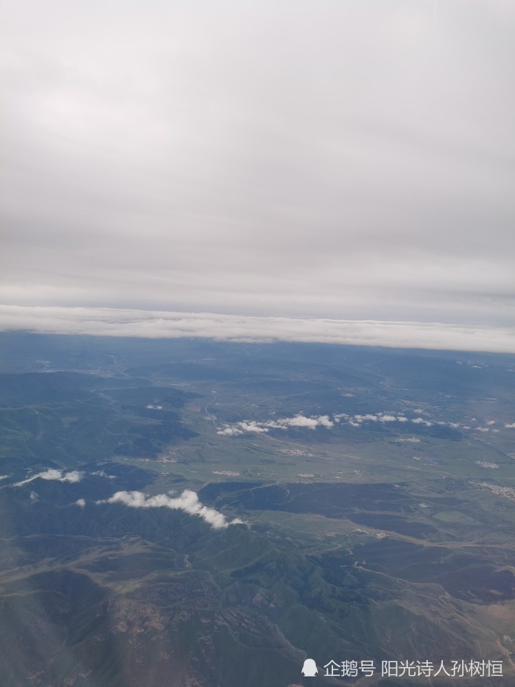 锡林浩特|坐在去锡林浩特的飞机上