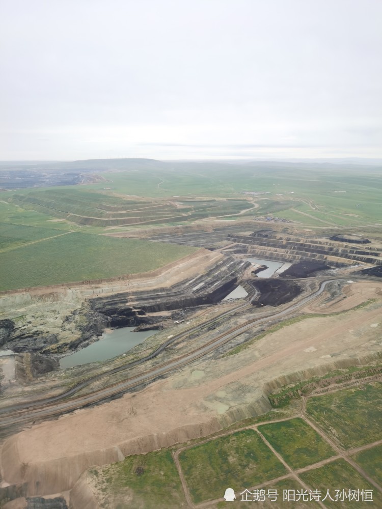 锡林浩特|坐在去锡林浩特的飞机上