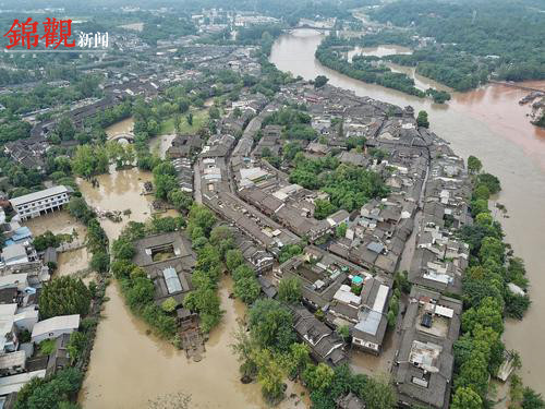 黃龍溪古鎮災後救援與清淤工作正有條不紊地進行_騰訊新聞