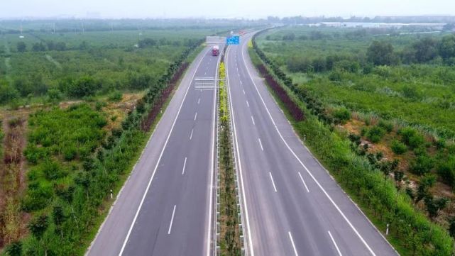 该线路是连接京津冀之间重要通道之一全线完工正式通车103国道外迁