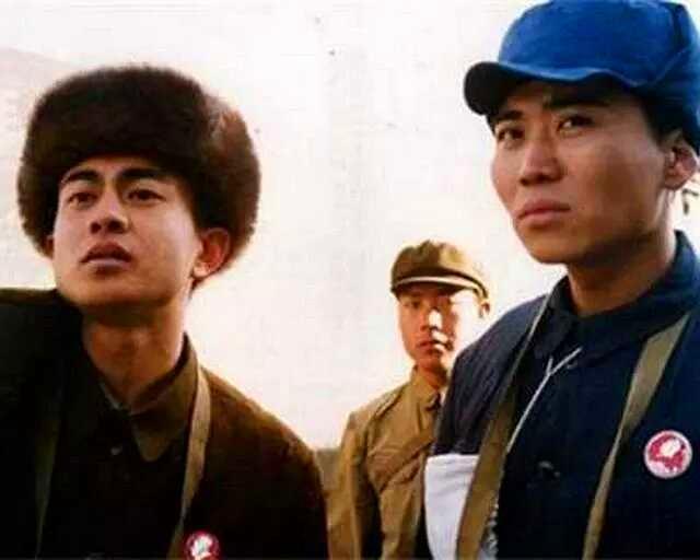 呢大衣|50年代，“豪横”的大院子弟，到底有多幸福