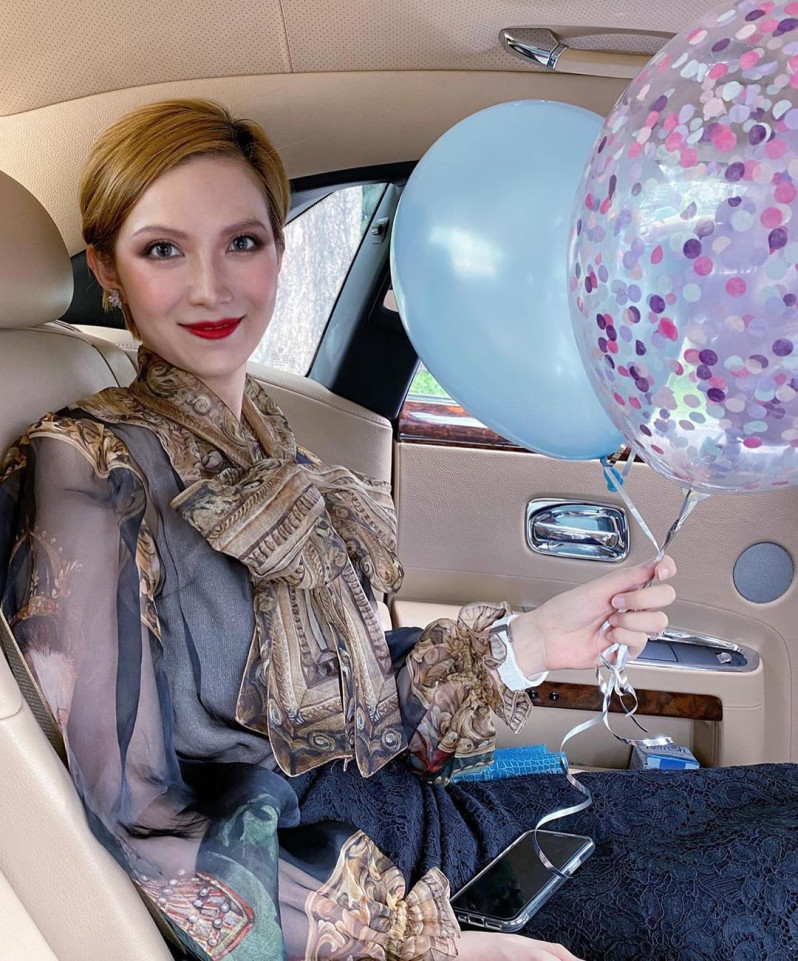 加拿大美女富豪太疯狂!计划25亿收购百年老牌,还要带c罗回英超