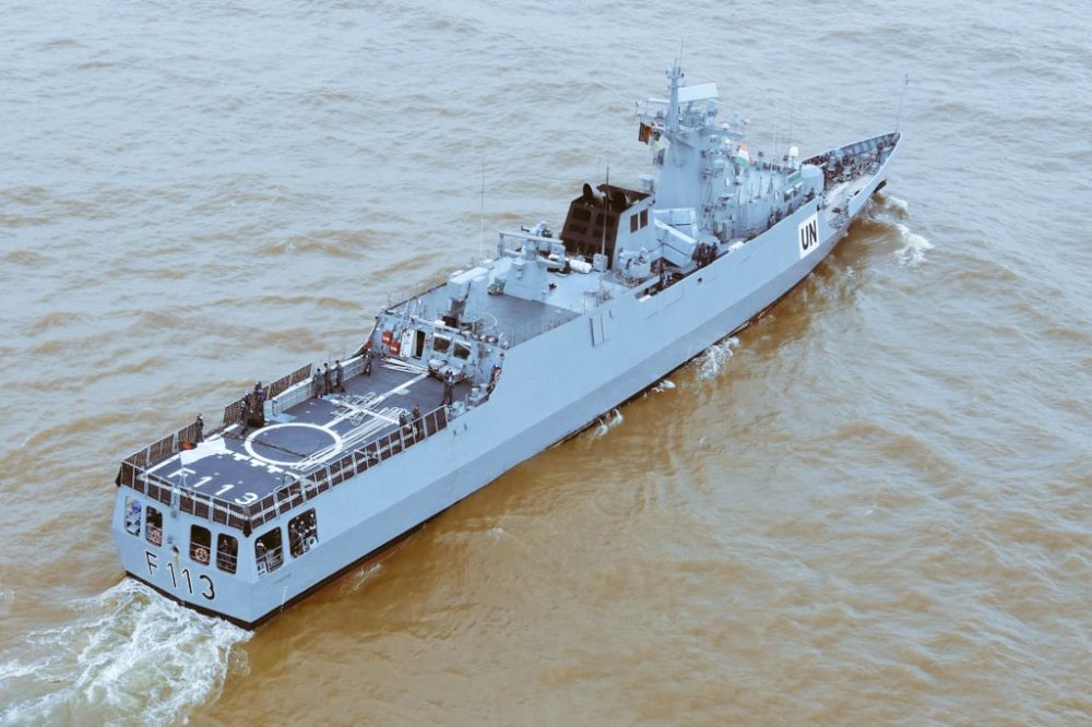 出口型056临危受命!孟海军新锐战舰驶向黎巴嫩,接替受伤友舰