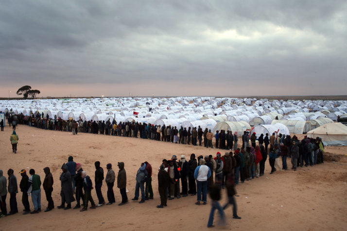 意大利_时政|疫情期间难民涌入，意大利有意向突尼斯提供1100万欧元，以阻止难民入境