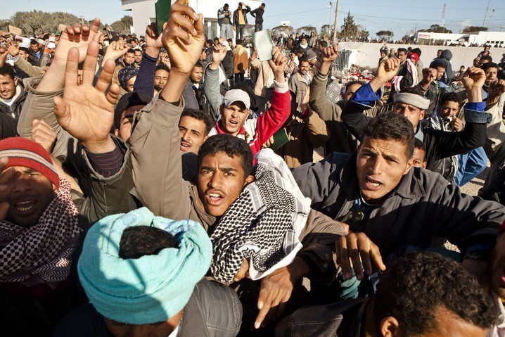 意大利_时政|疫情期间难民涌入，意大利有意向突尼斯提供1100万欧元，以阻止难民入境