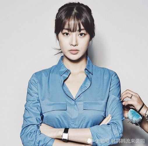 玄彬前女友姜素拉未婚夫是35岁医院院长!病人都喊他:暖男院长