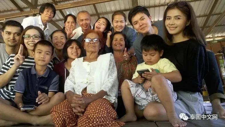 黎逸府|女儿专程回老家陪妈妈过母亲节，当晚做了个怪梦，结果买彩票中了130万