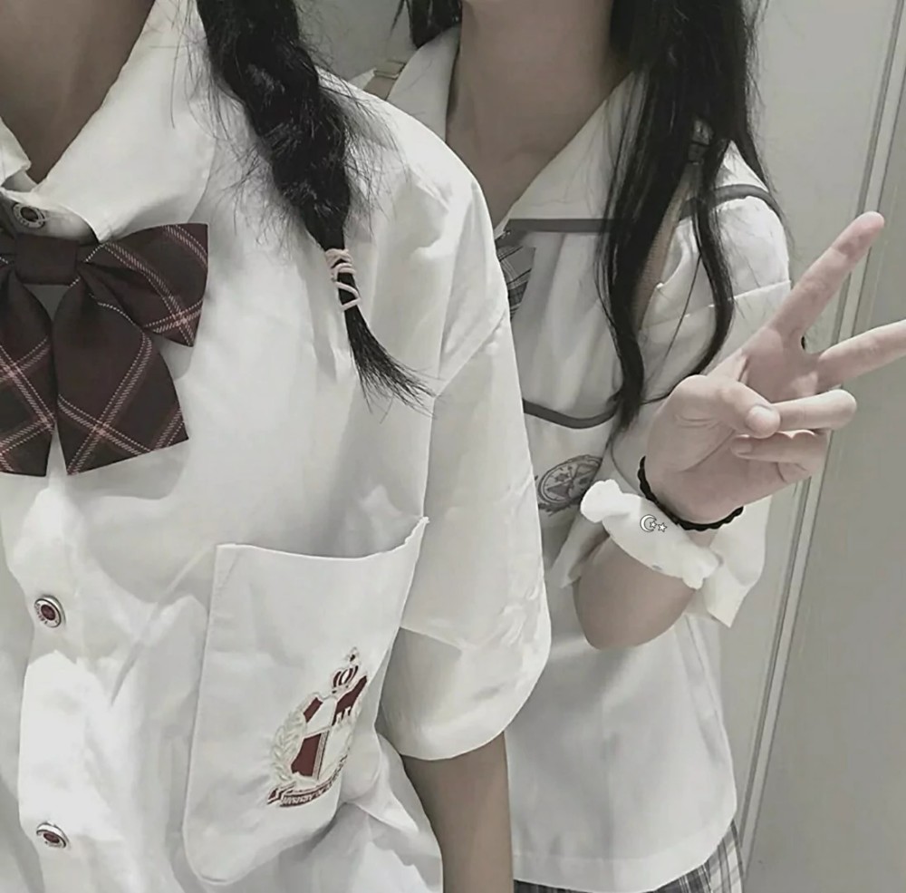 不露脸女生闺蜜头像:这个秋天奶茶分你一杯/闺蜜头像_腾讯新闻