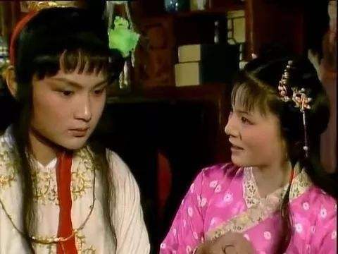 袭人|袭人和宝玉偷试时，谁在门外偷听？一碗牛奶的来龙去脉里有答案