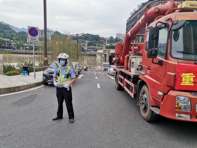 洪峰过境|洪峰过境，沙区警方在行动！