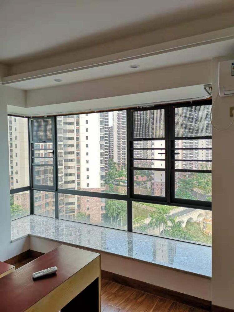 长沙圣博盾:客厅没阳台,窗户这样设计,比带阳台更舒适!